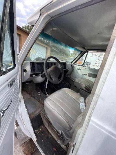 1992 Chevrolet G-Series Van Location - Large Trucks & Vans - Row 23 - Stock # H50705