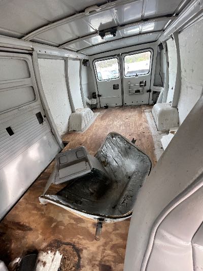 1992 Chevrolet G-Series Van Location - Large Trucks & Vans - Row 23 - Stock # H50705