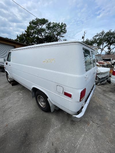 1992 Chevrolet G-Series Van Location - Large Trucks & Vans - Row 23 - Stock # H50705