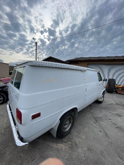 1992 Chevrolet G-Series Van Location - Large Trucks & Vans - Row 23 - Stock # H50705