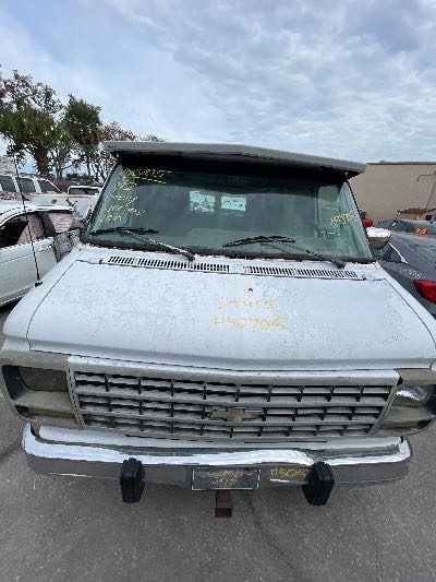 1992 Chevrolet G-Series Van Location - Large Trucks & Vans - Row 23 - Stock # H50705