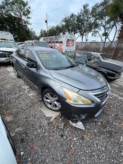 2014 Nissan Altima Location - Imports - Row 23 - Stock # H50702