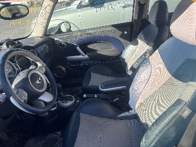 2006 Mini Cooper Location - Imports - Row 24 - Stock # H50779