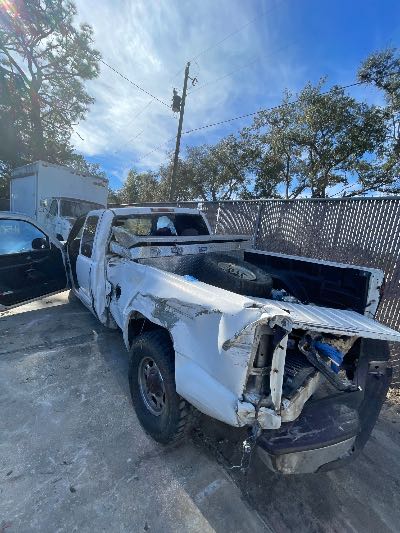 2003 Chevrolet Silverado 1500 Location - Large Trucks & Vans - Row 24 - Stock # H50628