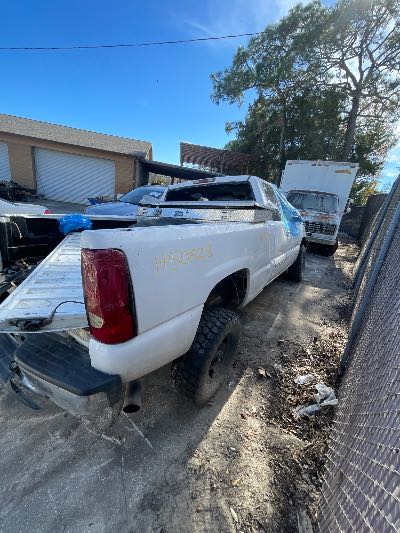 2003 Chevrolet Silverado 1500 Location - Large Trucks & Vans - Row 24 - Stock # H50628