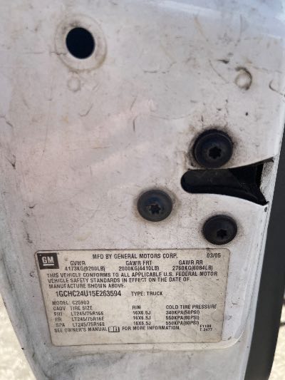 2005 Chevrolet Silverado 2500HD Location - Large Trucks & Vans - Row 24 - Stock # H50860