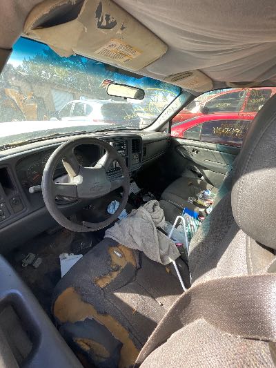 2005 Chevrolet Silverado 2500HD Location - Large Trucks & Vans - Row 24 - Stock # H50860