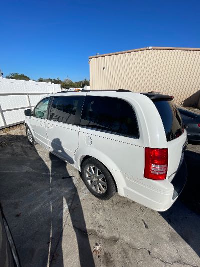 2008 Chrysler Town & Country Location - Chrysler - Row 38 - Stock # H50830
