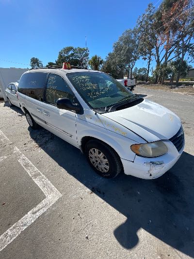2005 Chrysler Town & Country Location - Chrysler - Row 42 - Stock # H50910