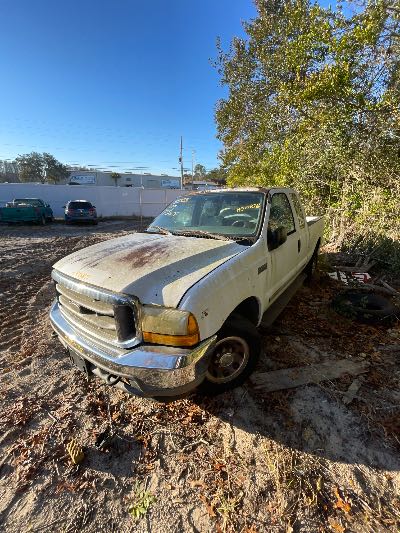 2001 Ford F-250 SD Location - Large Trucks & Vans - Row 27 - Stock # H50878