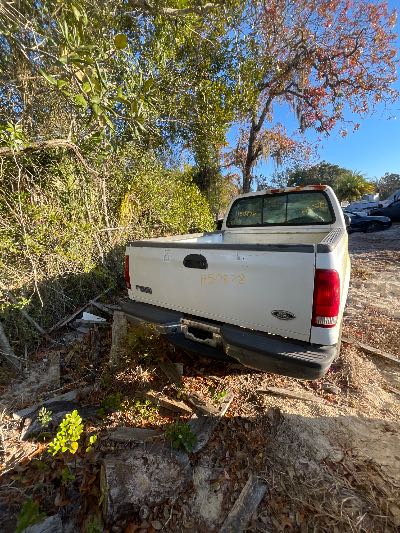 2001 Ford F-250 SD Location - Large Trucks & Vans - Row 27 - Stock # H50878