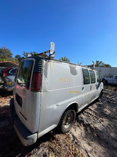 2002 Chevrolet Express Location - Large Trucks & Vans - Row 27 - Stock # H50823