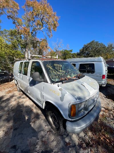 2002 Chevrolet Express Location - Large Trucks & Vans - Row 27 - Stock # H50823