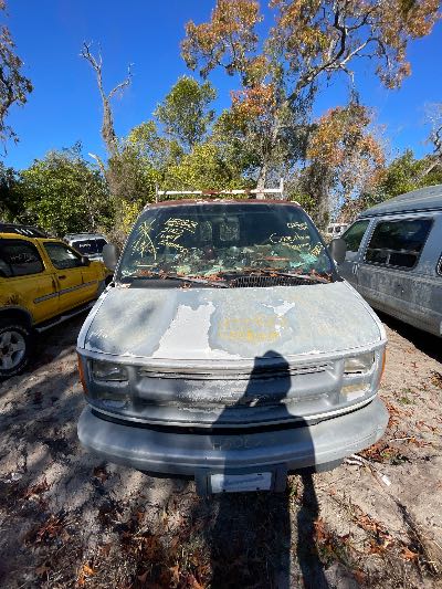 2002 Chevrolet Express Location - Large Trucks & Vans - Row 27 - Stock # H50823