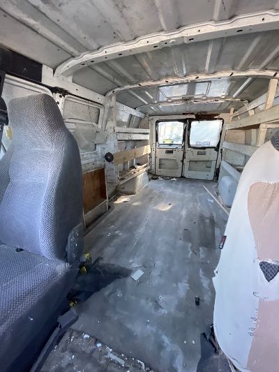 2001 Dodge Ram Van Location - Large Trucks & Vans - Row 27 - Stock # H50871