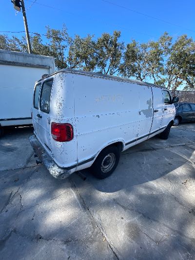 2001 Dodge Ram Van Location - Large Trucks & Vans - Row 27 - Stock # H50871