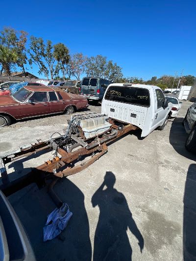 2002 Ford F-350 SD Location - Large Trucks & Vans - Row 25 - Stock # H50953