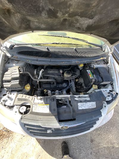 2005 Chrysler Town & Country Location - Chrysler - Row 43 - Stock # H50972