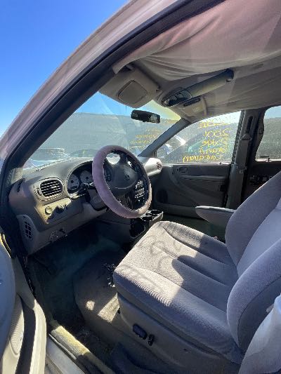 2001 Dodge Grand Caravan Location - Chrysler - Row 44 - Stock # H51046