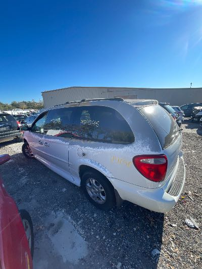 2001 Dodge Grand Caravan Location - Chrysler - Row 44 - Stock # H51046