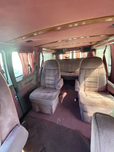 1996 Dodge Ram Van Location - Large Trucks & Vans - Row 27 - Stock # H51050