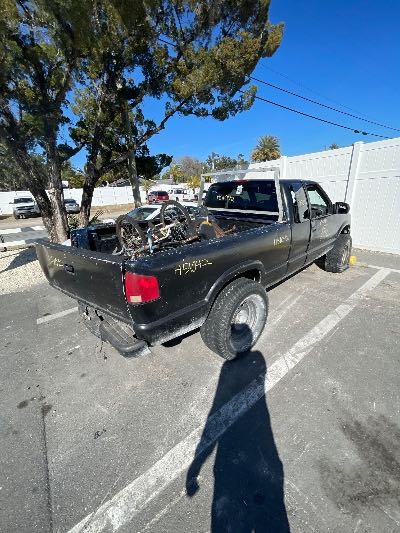 2000 Chevrolet S10 Pickup Location - GM - Row 29 - Stock # H51042