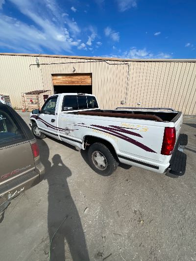1996 Chevrolet C/K 1500 Location - Large Trucks & Vans - Row 27 - Stock # H51073
