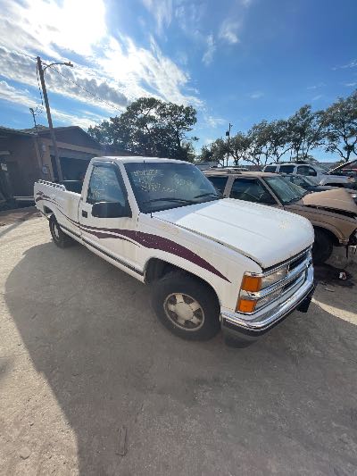 1996 Chevrolet C/K 1500 Location - Large Trucks & Vans - Row 27 - Stock # H51073