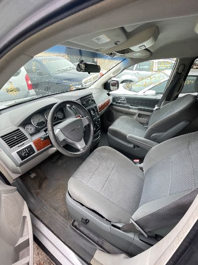 2008 Chrysler Town & Country Location - Chrysler - Row 44 - Stock # H51095