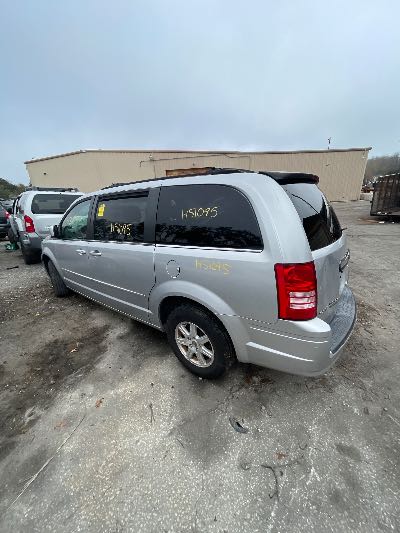 2008 Chrysler Town & Country Location - Chrysler - Row 44 - Stock # H51095