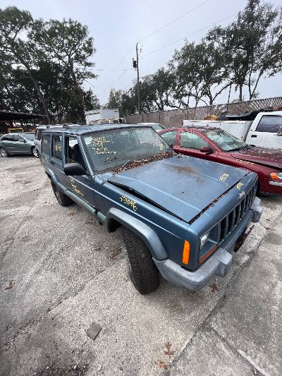 1999 Jeep Cherokee Location - Chrysler - Row 45 - Stock # H51096