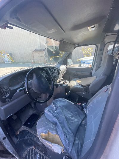 2001 Ford Econoline Location - Large Trucks & Vans - Row 29 - Stock # H51123