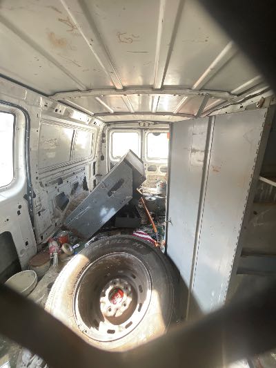 2001 Ford Econoline Location - Large Trucks & Vans - Row 29 - Stock # H51123