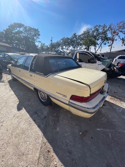 1992 Buick Roadmaster Location - GM - Row 30 - Stock # H51130