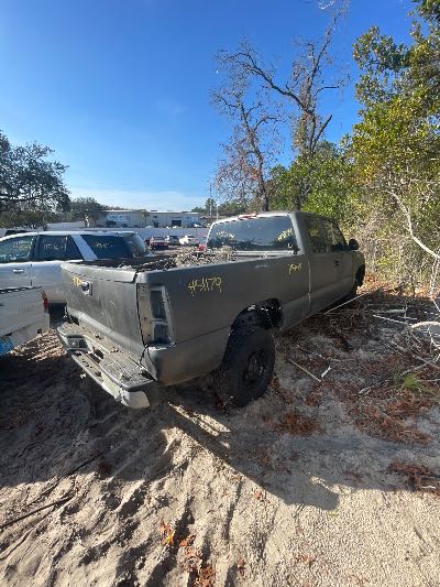 1999 Chevrolet Silverado 1500 Location - Large Trucks & Vans - Row 31 - Stock # H51179