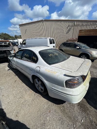 2002 Pontiac Bonneville Location - GM - Row 32 - Stock # H51214