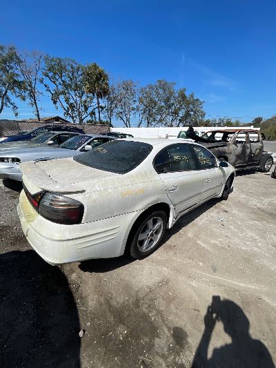2002 Pontiac Bonneville Location - GM - Row 32 - Stock # H51214