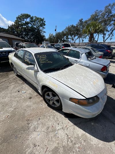 2002 Pontiac Bonneville Location - GM - Row 32 - Stock # H51214