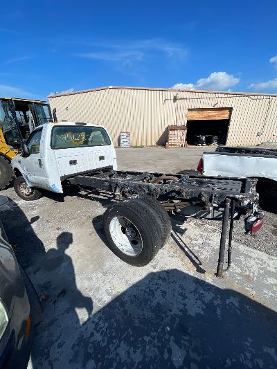 2001 Ford F-450 SD Location - Large Trucks & Vans - Row 30 - Stock # H51237