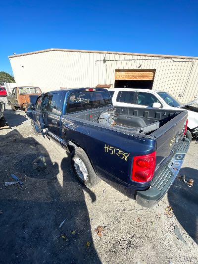 2005 Dodge Dakota Location - Large Trucks & Vans - Row 32 - Stock # H51258