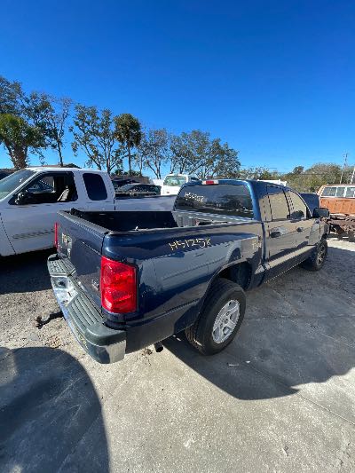 2005 Dodge Dakota Location - Large Trucks & Vans - Row 32 - Stock # H51258