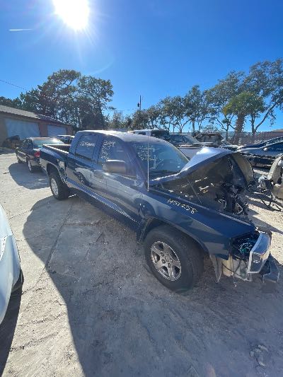 2005 Dodge Dakota Location - Large Trucks & Vans - Row 32 - Stock # H51258