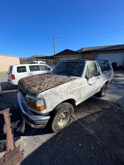 1992 Ford Bronco Location - Large Trucks & Vans - Row 33 - Stock # H51241