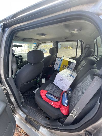 2004 Ford Explorer Sport Trac Location - Ford - Row 27 - Stock # H51322