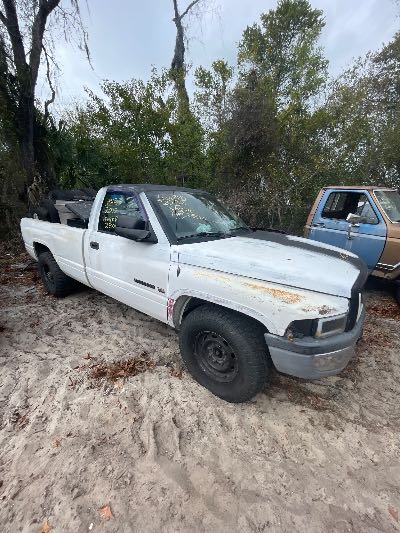 2002 Dodge Ram 2500 Location - Large Trucks & Vans - Row 35 - Stock # H51270
