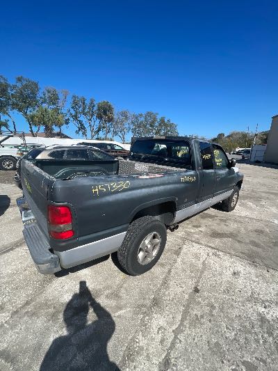 1999 Dodge Ram 1500 Location - Large Trucks & Vans - Row 32 - Stock # H51330