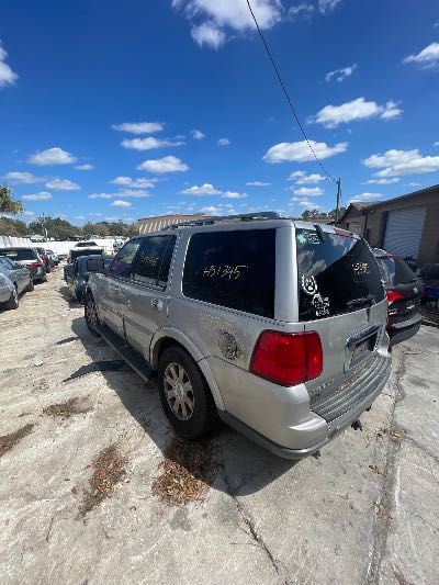 2004 Lincoln Navigator Location - Large Trucks & Vans - Row 36 - Stock # H51345