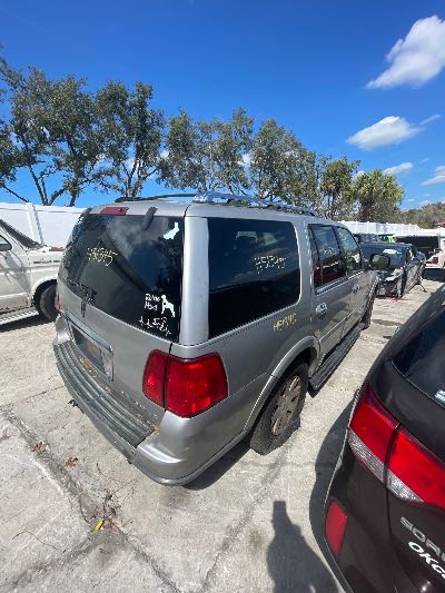 2004 Lincoln Navigator Location - Large Trucks & Vans - Row 36 - Stock # H51345
