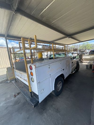 2002 Chevrolet Silverado 2500 Location - Large Trucks & Vans - Row 15 - Stock # H51334