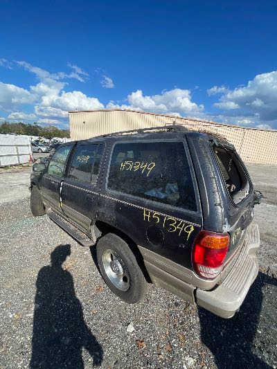 2001 Mercury Mountaineer Location - Ford - Row 27 - Stock # H51349